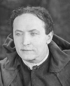 Harry Houdini. Reproduced by permission of Archive Photos, Inc.