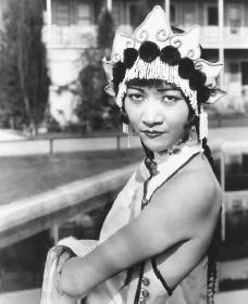 Anna May Wong. Reproduced by permission of the Corbis Corporation.